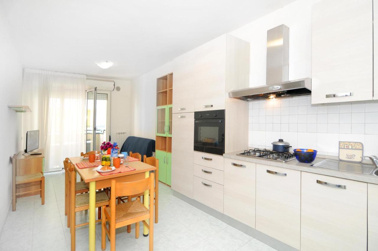 Cristoforo Colombo Apartment Каорле Екстериор снимка